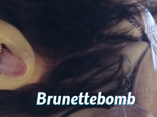 Brunettebomb