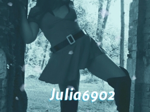 Julia6902