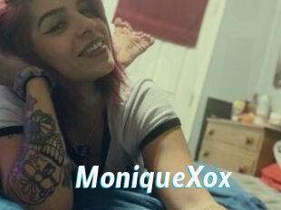 MoniqueXox