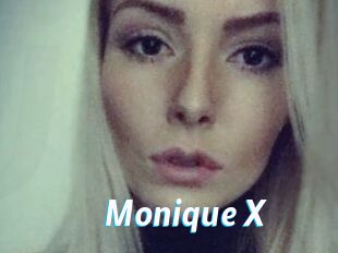 Monique_X