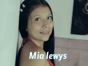 Mia_lewys